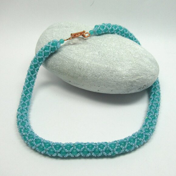 Netted Uranium glass bead necklace - Picture 11 of 12